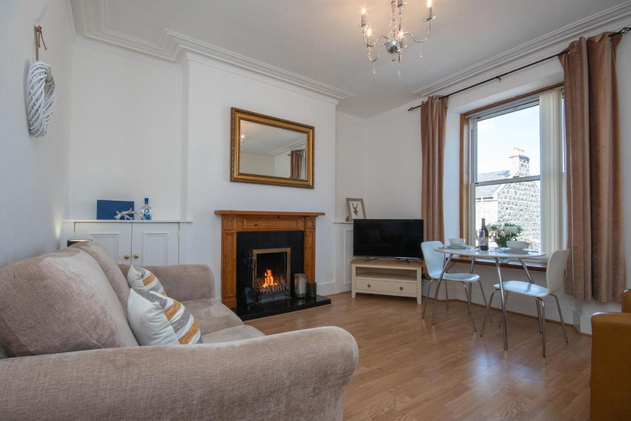 Dwellcome Home Ltd 1 Bed Apt, Half Mile To Union Street Yet Quiet, Free Parking, Fast Wifi, Ideal For Long Term Contractor, Etc Stays, Fully Equipped Kitchen, Regular Housekeeping Option - See Our Site For Assurance Aberdeen Exterior foto
