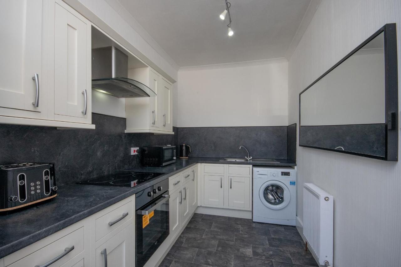 Free Parking, 1 Bed Apt, Half Mile To Union Street Yet Quiet, Fast Wifi, Ideal For Long Term Contractor, Etc Stays, Fully Equipped Kitchen, Regular Housekeeping Option - See Our Dwellcome Home Ltd Site For Assurance Aberdeen Exterior foto
