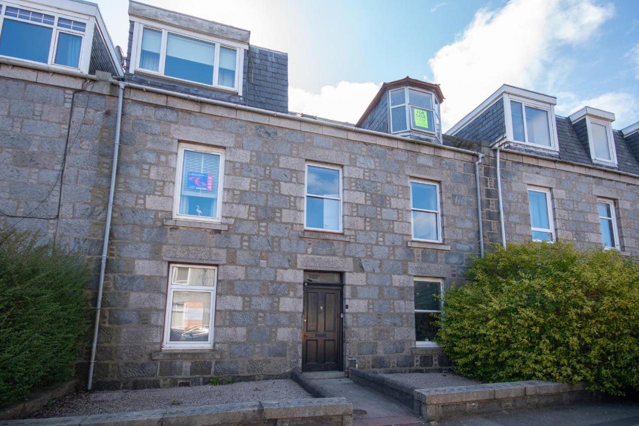 Free Parking, 1 Bed Apt, Half Mile To Union Street Yet Quiet, Fast Wifi, Ideal For Long Term Contractor, Etc Stays, Fully Equipped Kitchen, Regular Housekeeping Option - See Our Dwellcome Home Ltd Site For Assurance Aberdeen Exterior foto